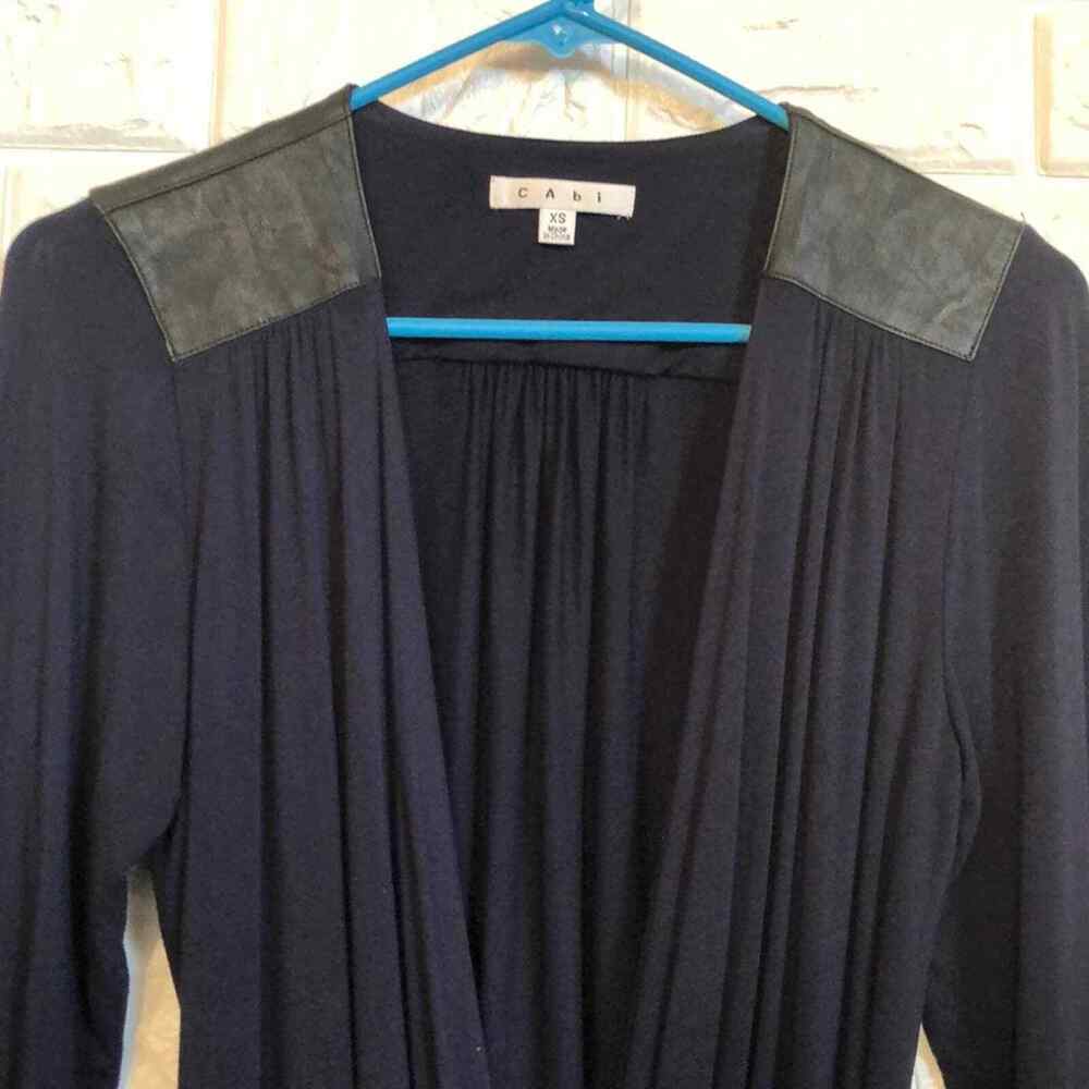 Cabi‎ navy midnight in Paris blue With Black luxury tee #953 Women’s Top Size XS